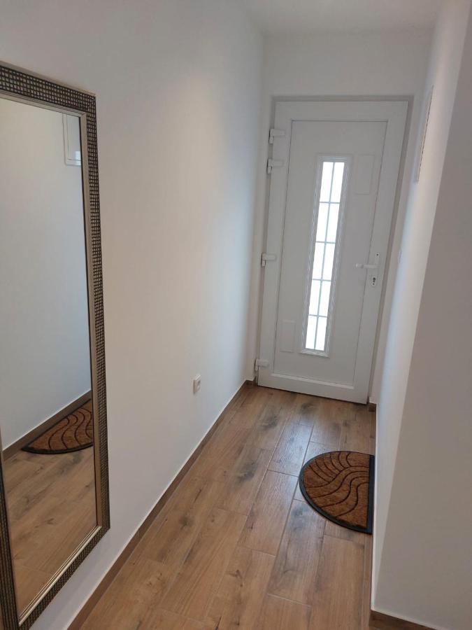 Apartments Vini Donji Seget Exteriör bild