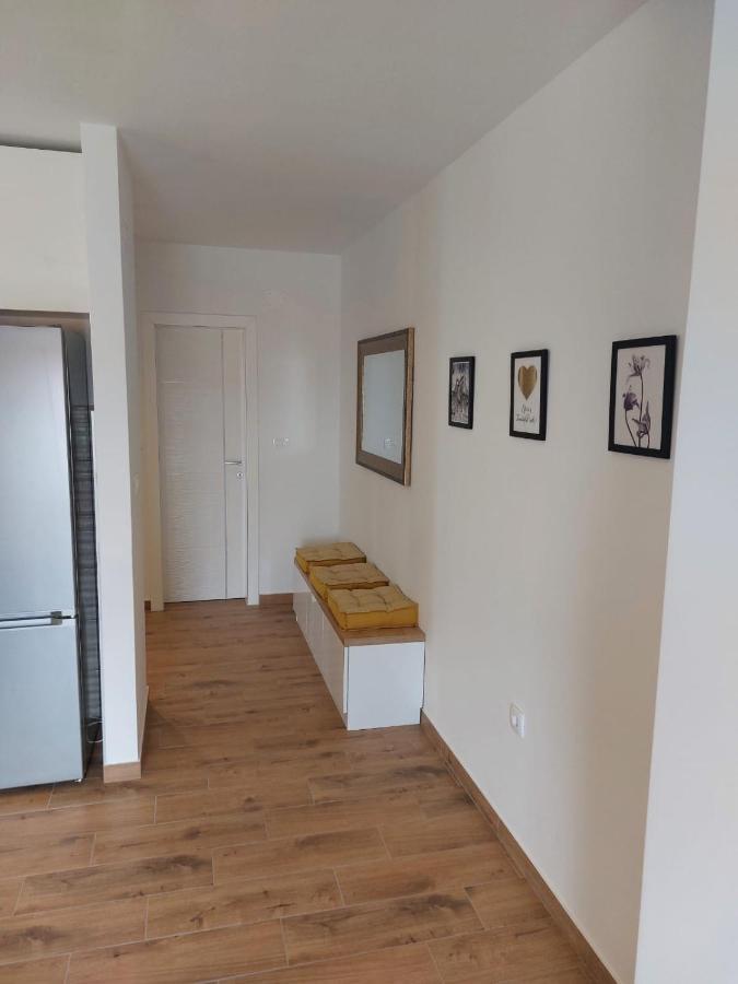Apartments Vini Donji Seget Exteriör bild