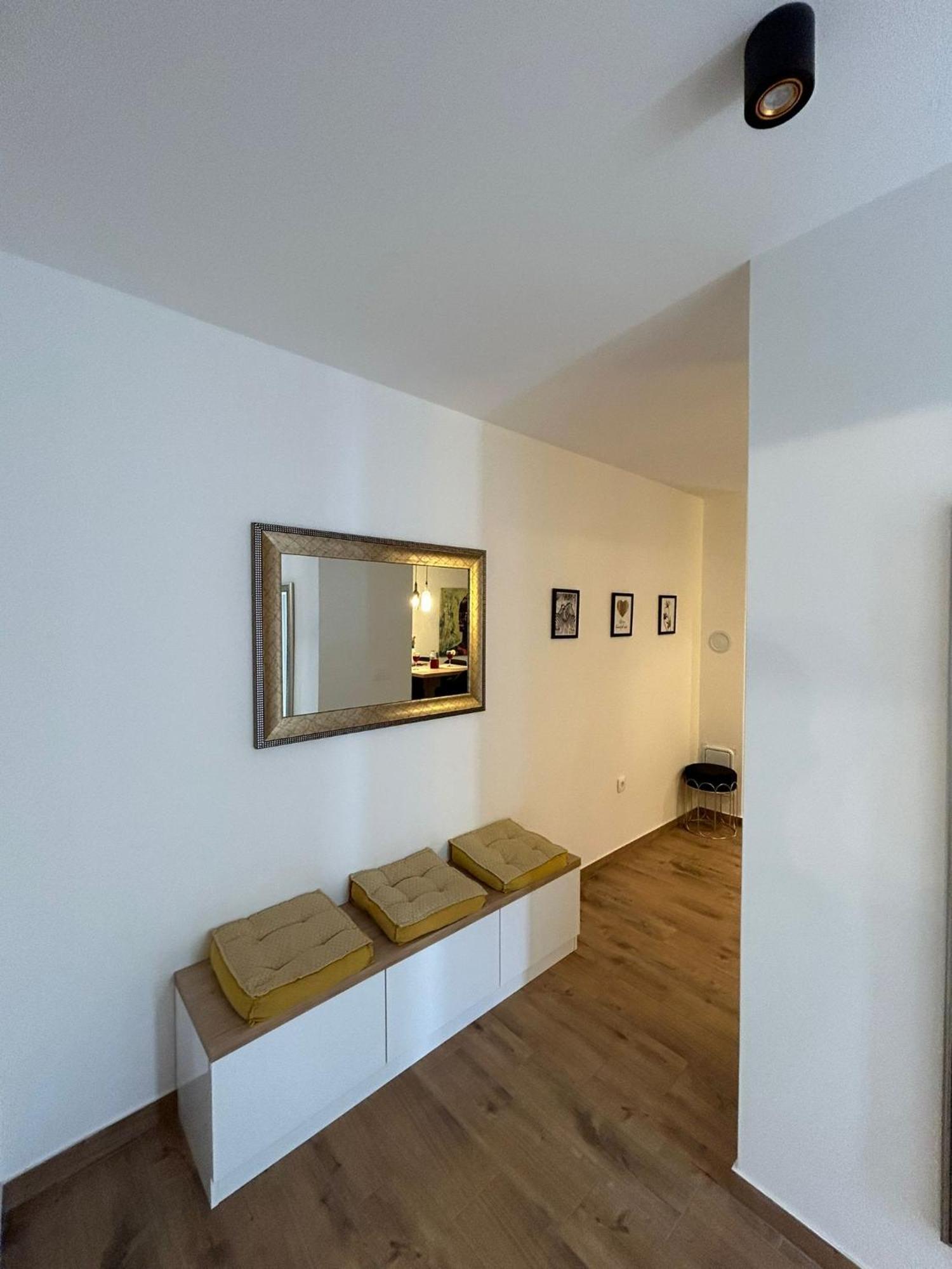 Apartments Vini Donji Seget Exteriör bild