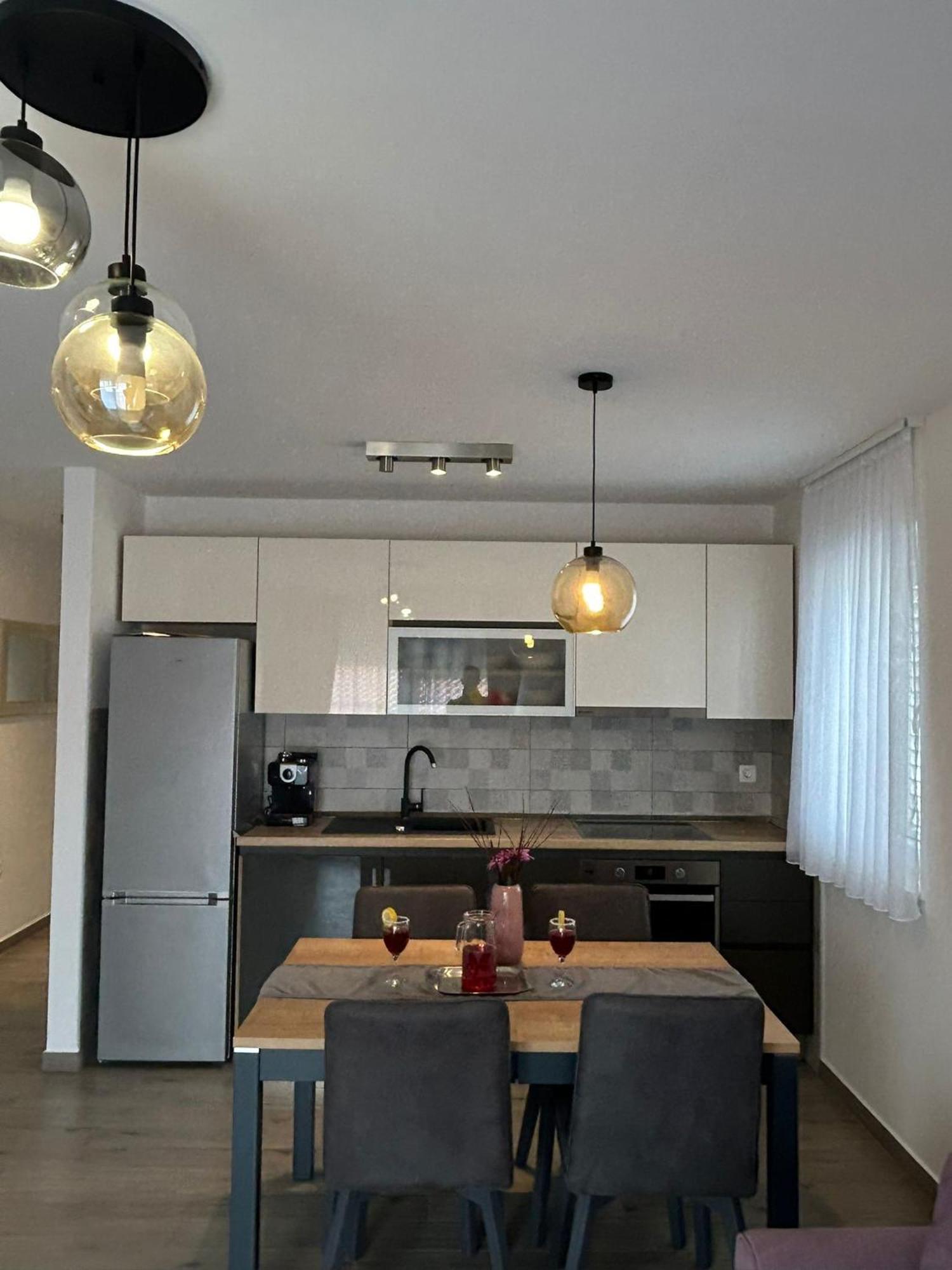 Apartments Vini Donji Seget Exteriör bild
