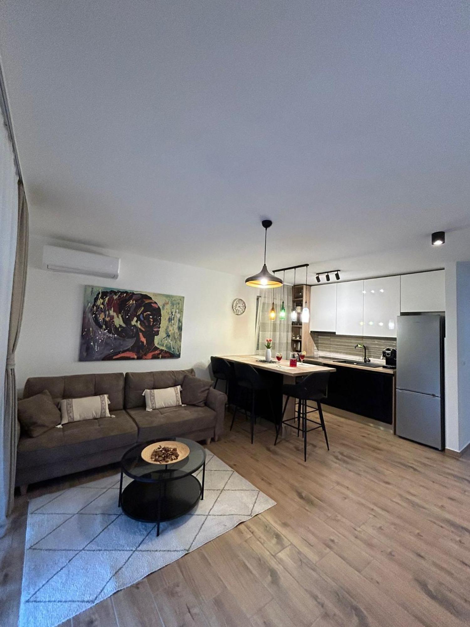 Apartments Vini Donji Seget Exteriör bild