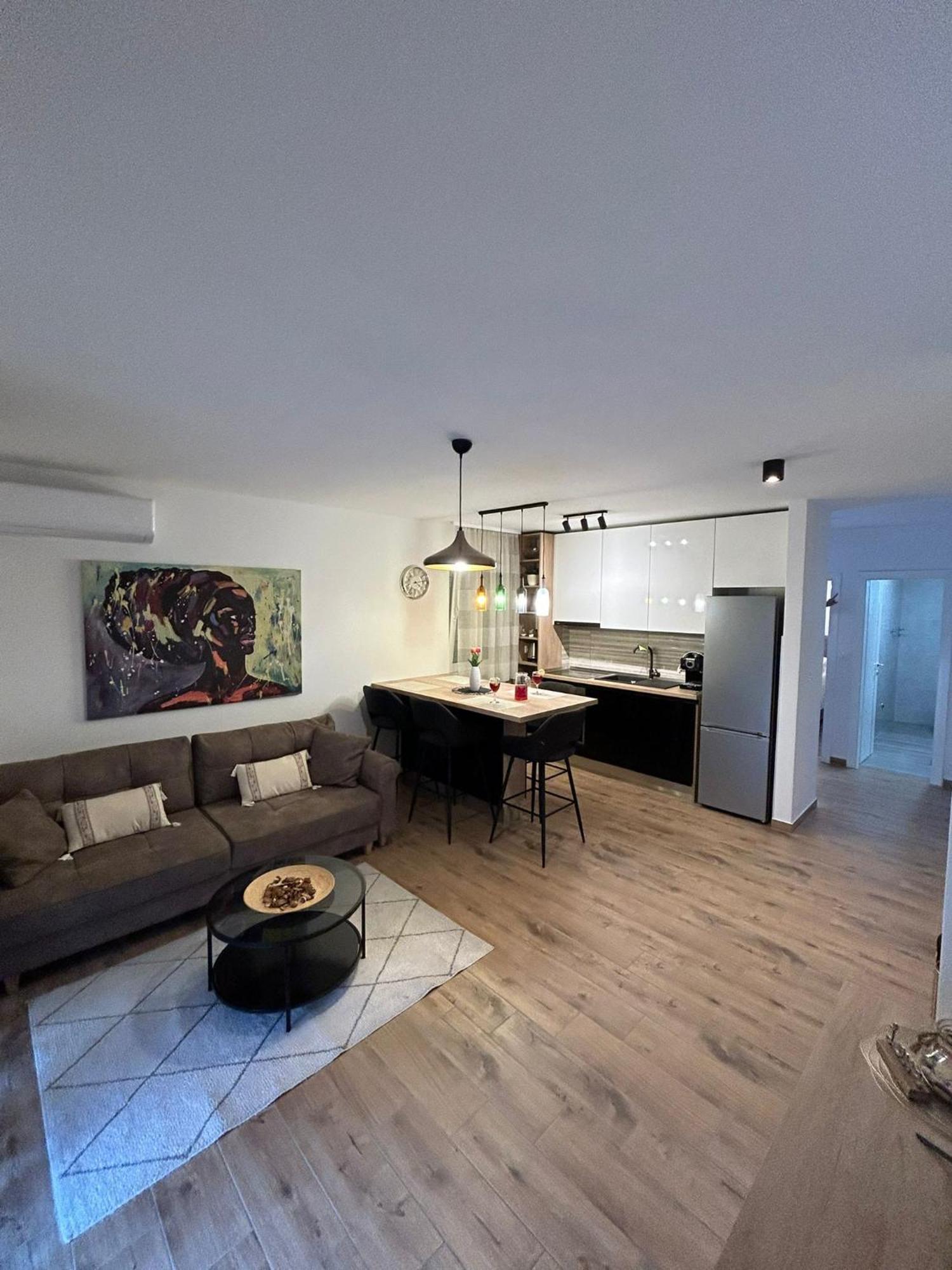 Apartments Vini Donji Seget Exteriör bild